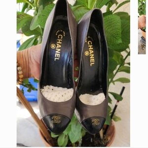 Well-loved Chanel spectator‎ heel.